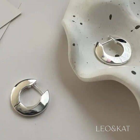 Bold Silver Hoop Earrings. 925 Sterling Silver. #1111 - Picture 4 of 6